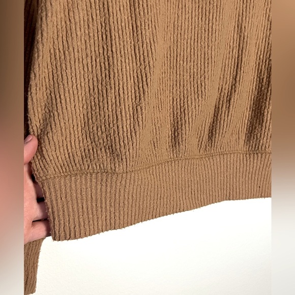 Roolee Ribbed V-Neck Sweater - Women’s Small in Camel - Picture 4 of 6